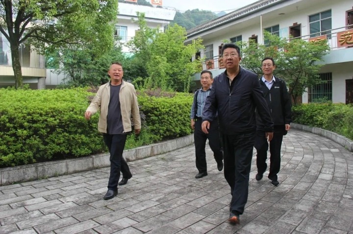 云煤集团专职外部董事寸延峰、、、孔君赴富源东源金发煤业有限公司调研