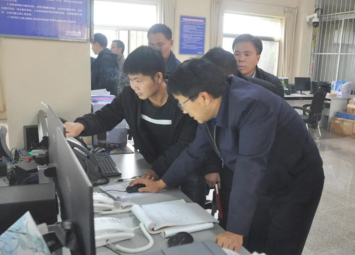 集团“三抓一！！！卑偃涨寰不疃诙督导组到陆东煤矿开展督导调研