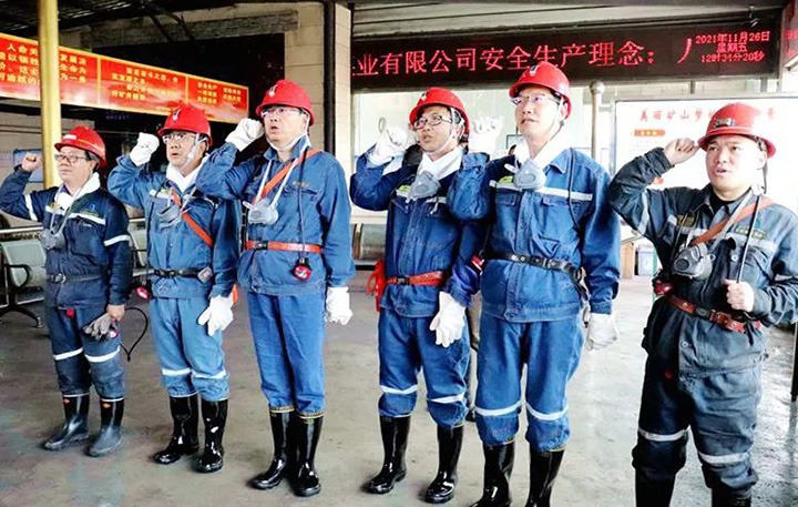 集团党委副书记、总司理高建嵩一行赴恩洪煤业公司督导调研