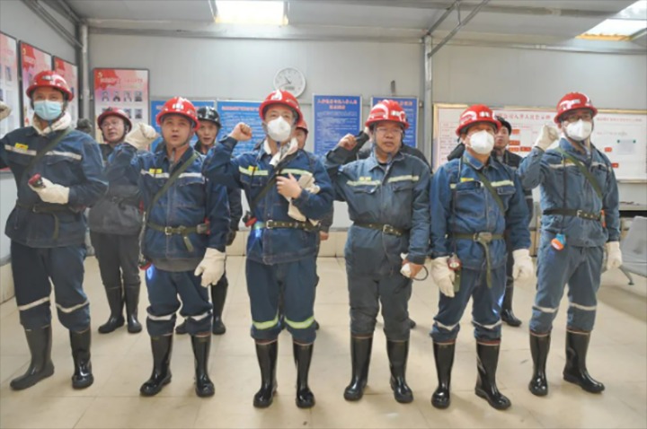 曲灸愿茉淳、、、麒麟区能源局一行到陆东煤矿公司开展清静生产督查事情