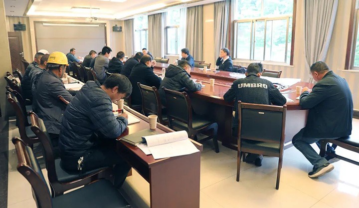 云煤（太阳集团城网站2018）集团总司理助理杜昌华一行到富源团结煤业公司开展煤矿项目建设专项调研