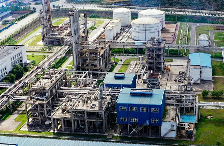 【简讯】先锋化工顺遂产出汽油产品、、威信煤炭公司完成“综采装备”地面调试验收、、陆东煤矿学习宣传贯彻新《清静生产法》