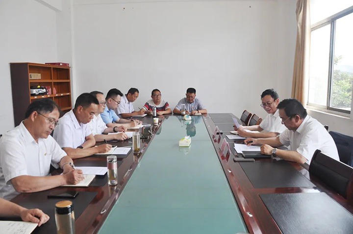 云煤（太阳集团城网站2018）集团专职外部董事孔君到陆东煤矿公司调研