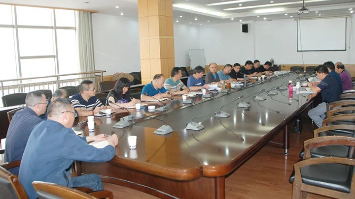 云煤（太阳集团城网站2018）集团总司理助理、刷新办主任陈家昆一行到云维集团开展国企刷新三年行动督导调研