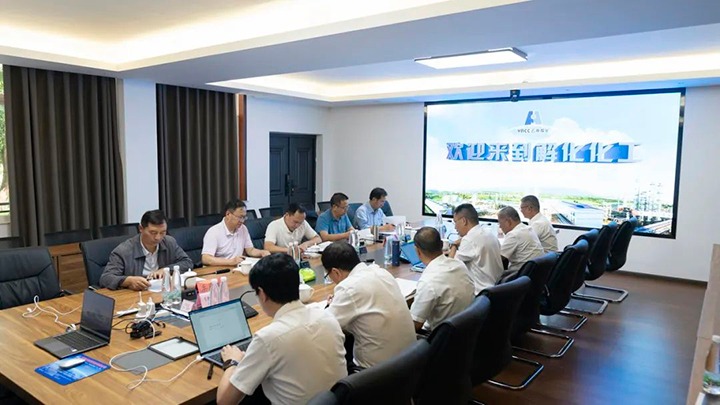 集团党委委员、副总司理张清到解化化工分公司调研指导生产谋划事情