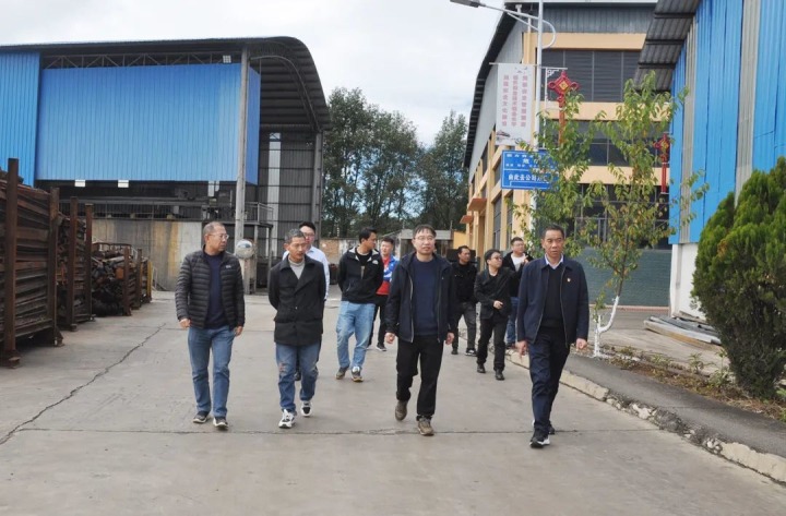 曲灸愿茉淳值匙槌稍、副局长龙光伟一行到陆东煤矿公司督导清静生产事情