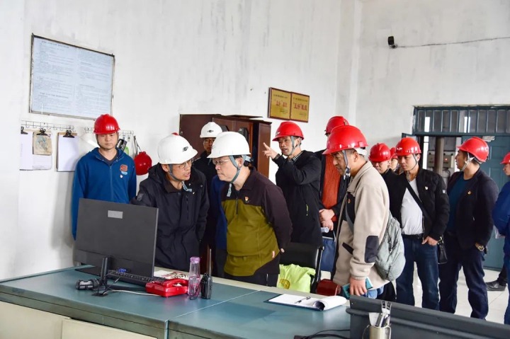 【简讯】镇雄煤业开展党务对标学习｜陆东煤矿公司开展“学指示、学规则、学标准”专项考试｜解化化工分公司开展员工康健体检