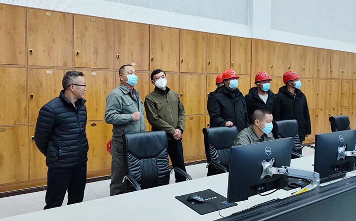 云煤（太阳集团城网站2018）集团党委副书记、、副董事长、、总司理高建嵩一行到曲煤焦化公司调研慰问