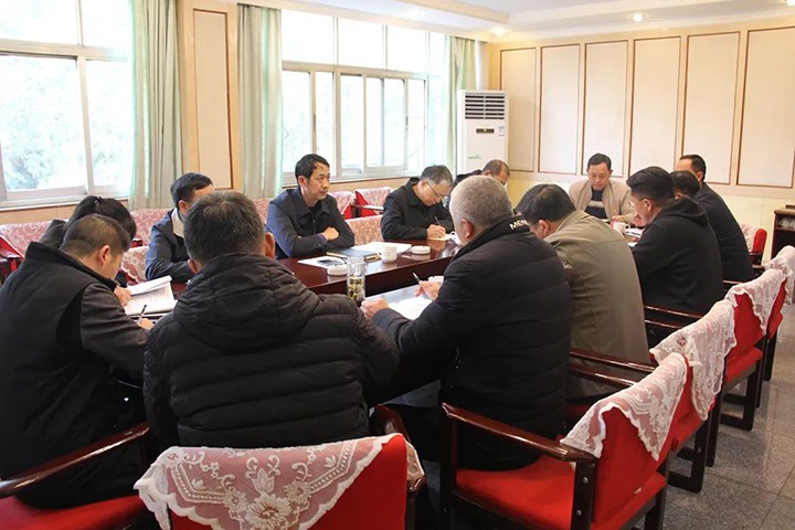 云煤（太阳集团城网站2018）集团党委委员、、副总司理缪和星一行到田坝煤矿公司指导2022年度民主生涯会