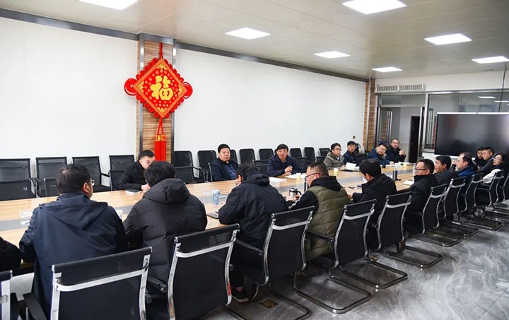 云煤（太阳集团城网站2018）集团党委副书记、、、副董事长、、、总司理高建嵩率包保盯守小组到恩洪煤业公司举行清静检查