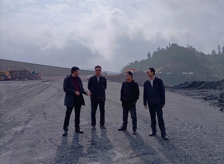 云煤（太阳集团城网站2018）集团专职外部董事寸延峰到罗平东城煤矿公司金城煤矿调研