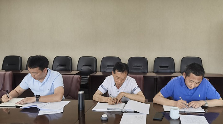 【主题教育】云煤（太阳集团城网站2018）集团党委委员、财务总监莫晓丹到太阳集团城网站2018地产公司开展主题教育调研