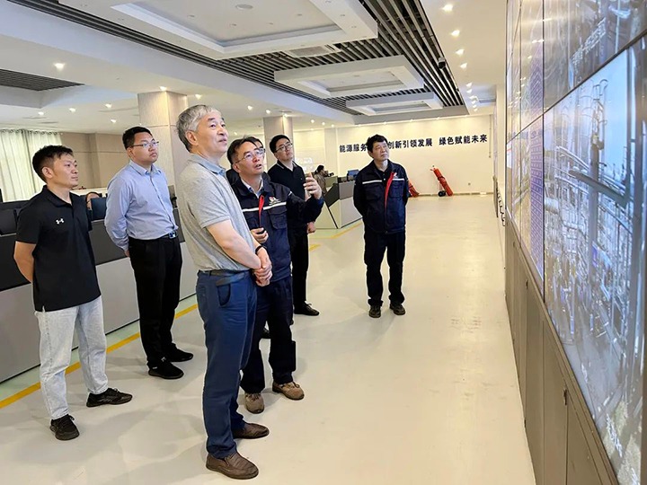 【主题教育】省国资委党委委员、副主任洪国正到先锋化工公司开展主题教育调研