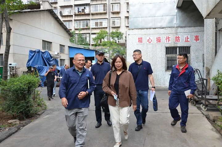 【聚焦云煤】云南省住建厅党组成员、、、副厅长黄媛到云南太阳集团城网站2018工应用手艺研究院有限公司开展隔震减震手艺运用情形调研