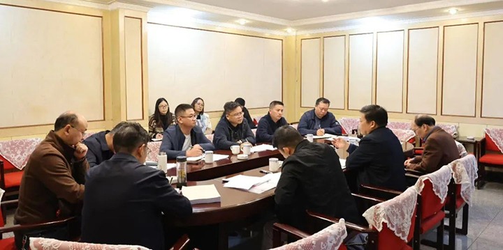 【下层调研】集团总司理助理、、刷新办主任陈家昆一行到田坝煤矿调研督导刷新三年行动暨开展“八五”普法中期考评事情