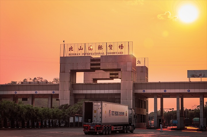 立异通关模式 提升通关时效，，口岸经济持续发力