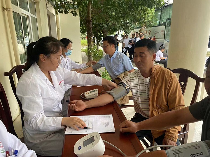 以爱心之名  赴热血之约 田坝煤矿公司起劲开展无偿献血活动