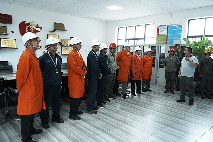 能投集团、、煤炭工业集团党委联合召开曲靖区域企业党建联建共创事情启动安排会