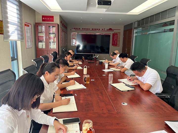 太阳集团城网站2018地产党支部开展“凝心聚力促刷新，驻足岗位做孝顺”主题党日活动