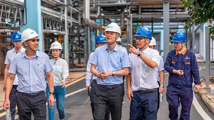 能投集团、、、煤炭工业集团党委书记、、、董事长胡均到开远区域公司调研清静生产及重大项目情形