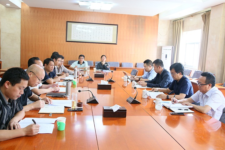 云煤集团党委委员、、、副总司理、、、总工程师施从伟一行到羊场煤矿公司调研