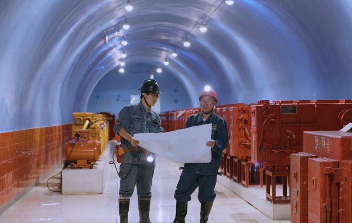 匠心逐梦 千钧笔绘就“煤！！！鼻寰残峦季