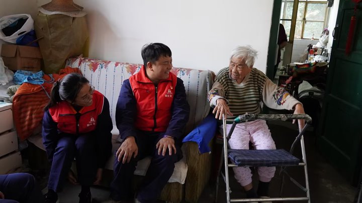 传承雷锋精神 绽放青春风范——云南解化团委2025年学雷锋系列活动纪实