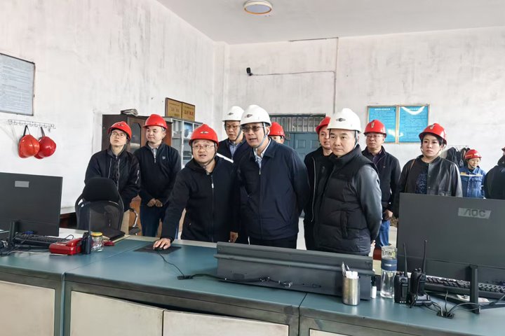 云煤集团党委委员、、副总司理缪和星到恩洪煤业公司调研