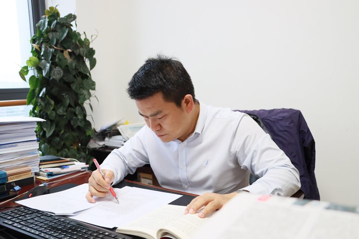 天下转达表扬！“五进”普法润心间 法治信仰铸继承